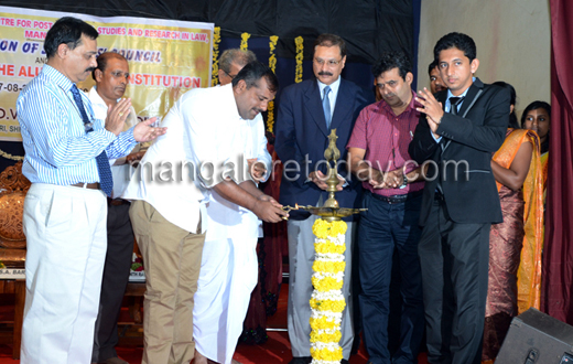 SDM College falicitatting Alumni